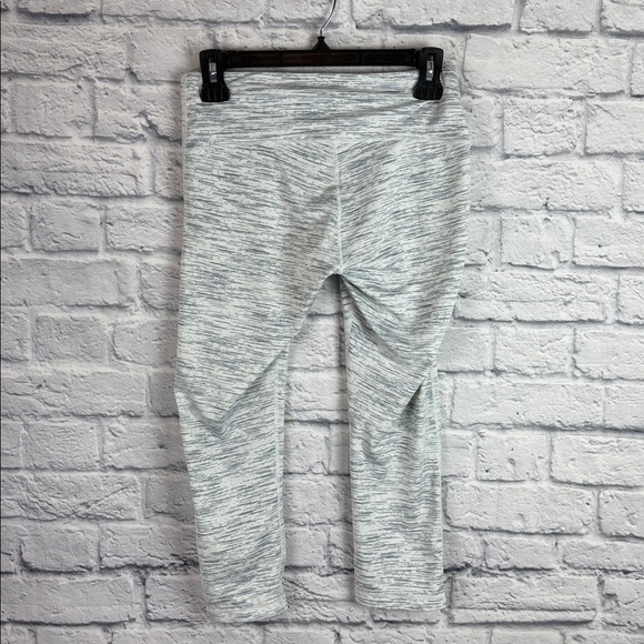 Tesla Gray and White Cropped Leggings Size Medium - Picture 4 of 5